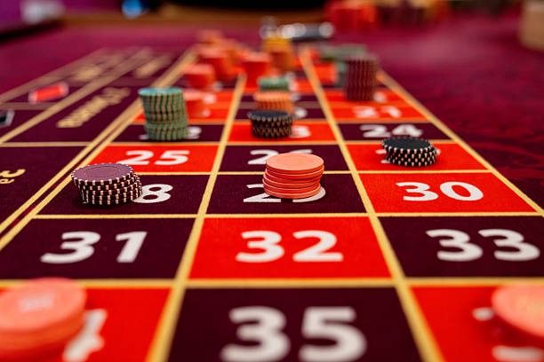Live-dealer game prize structure